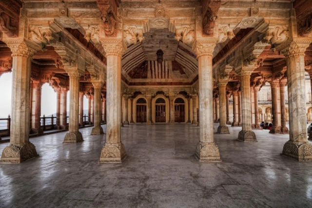 Diwan-i-Aam (Hall of Public Audience)