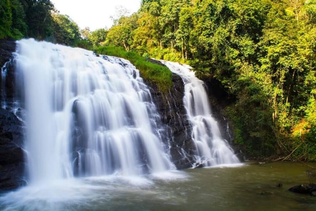 Top 10 Famous Waterfalls in Karnataka